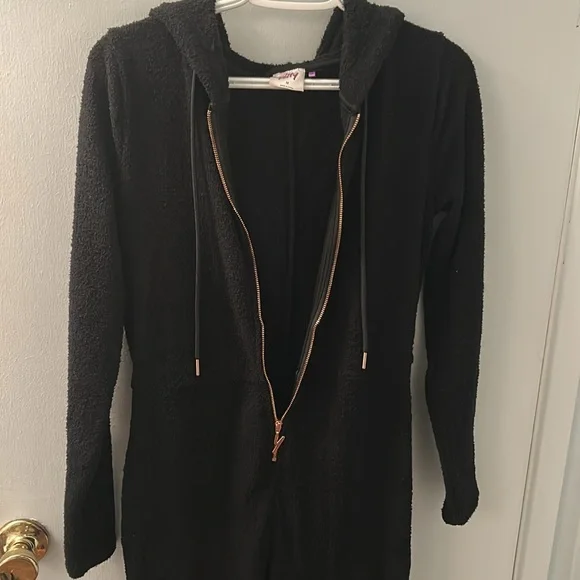 Yitty Cozy Black Onesie with Heart Pockets - Picture 12 of 12